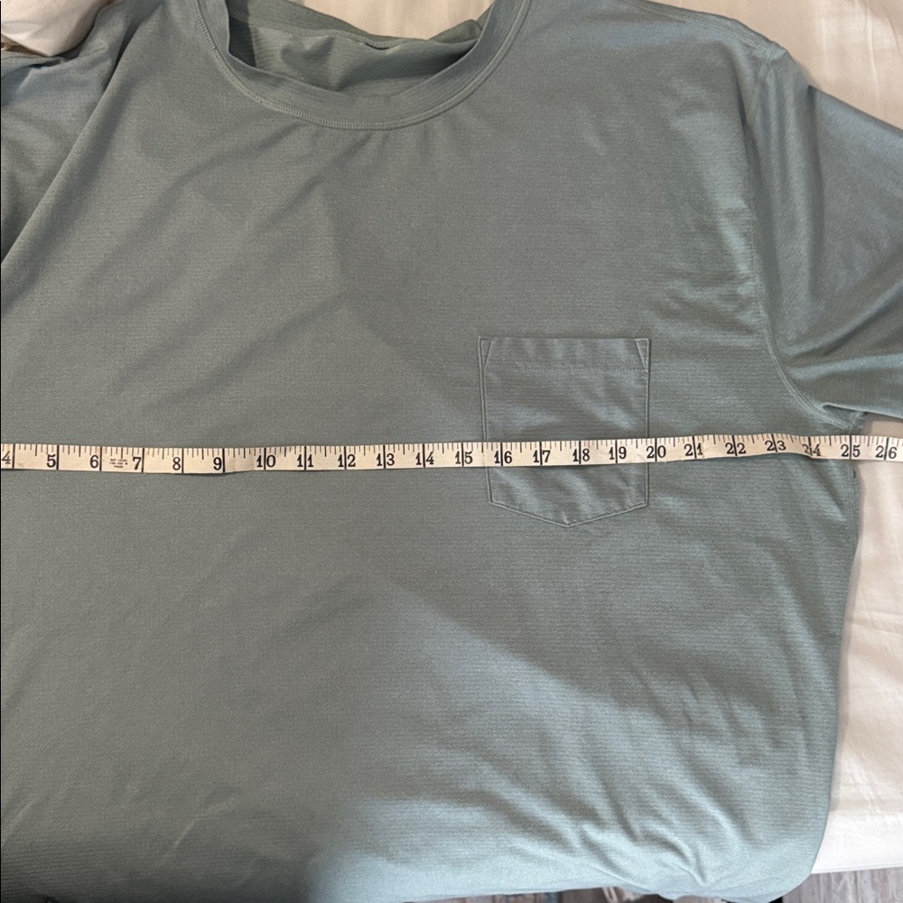 Vuori Men’s Tradewinds Pocket Short Sleeve Tee Shirt 2XL Athletic Breathable - Picture 5 of 5